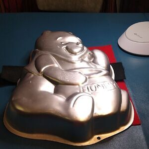 Disney Winnie the Pooh Wilton 1995 Cake Pan Cottagecore Grandmacore
